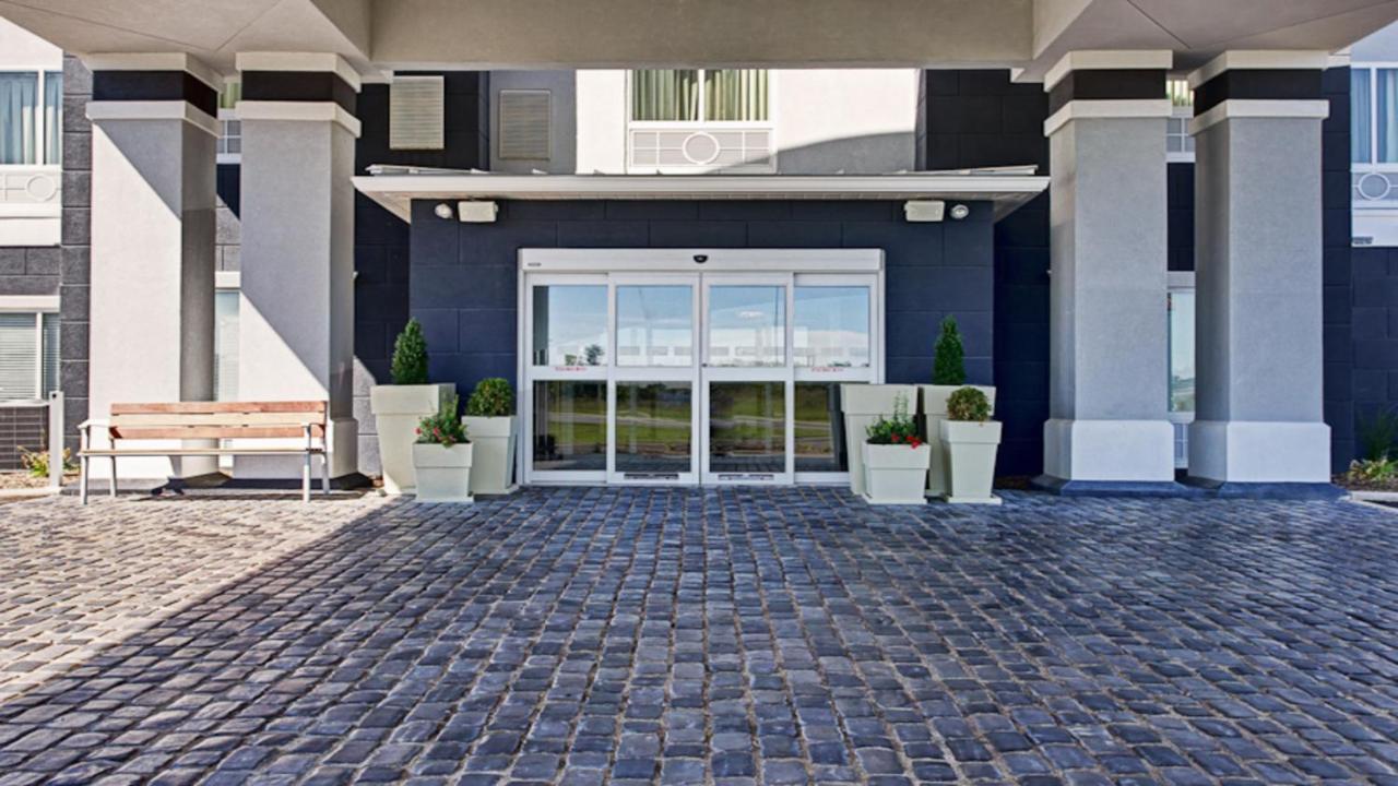 Holiday Inn Express & Suites North Fremont By Ihg Buitenkant foto